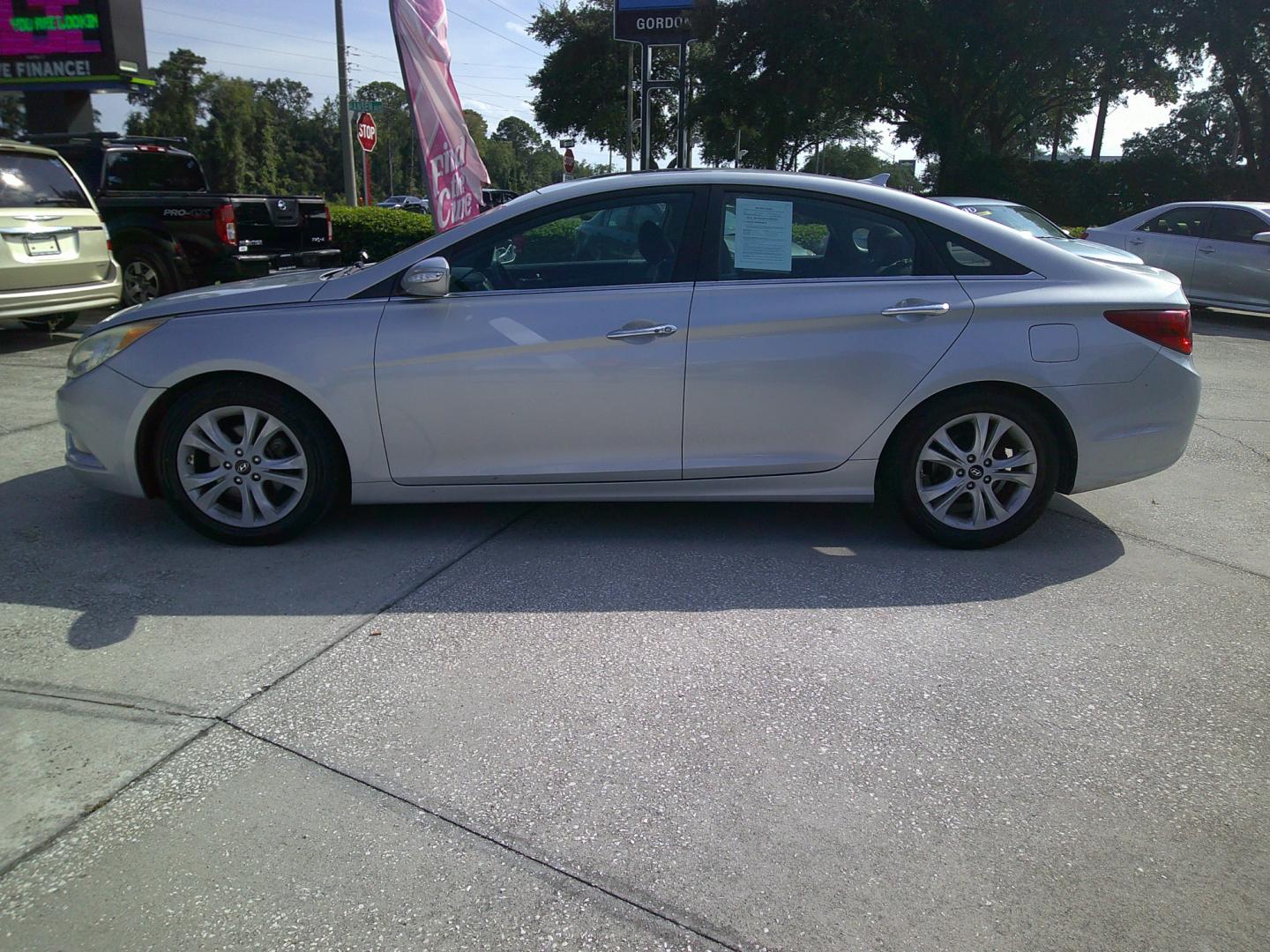 2011 SLV HYUNDAI SONATA LIMITED; SE (5NPEC4AC4BH) , located at 390 Hansen Avenue, Orange Park, FL, 32065, (904) 276-7933, 30.130497, -81.787529 - Photo#4